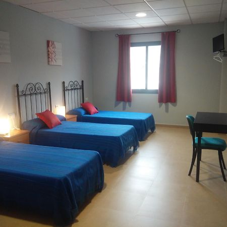 Hostal La Molina Эль-Чорро Экстерьер фото