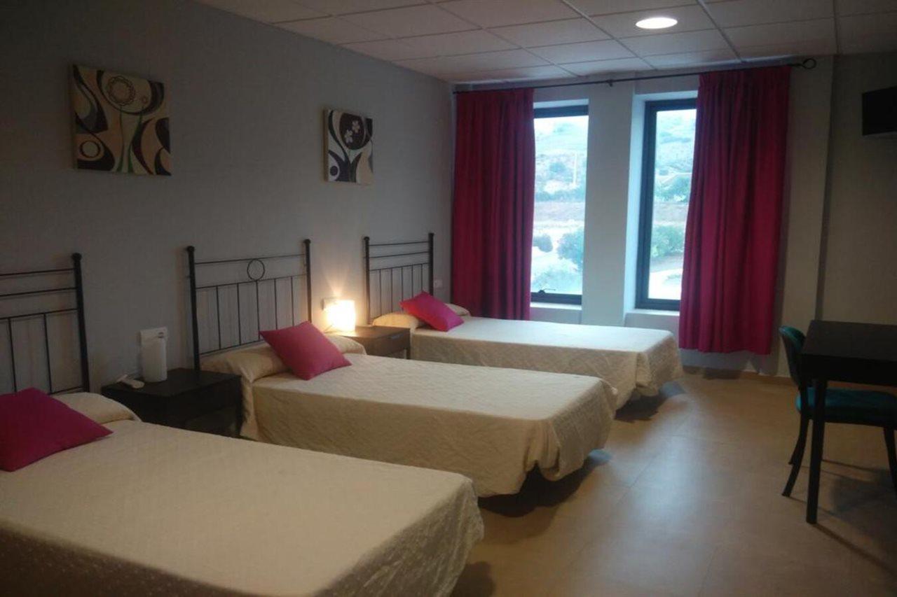 Hostal La Molina Эль-Чорро Экстерьер фото