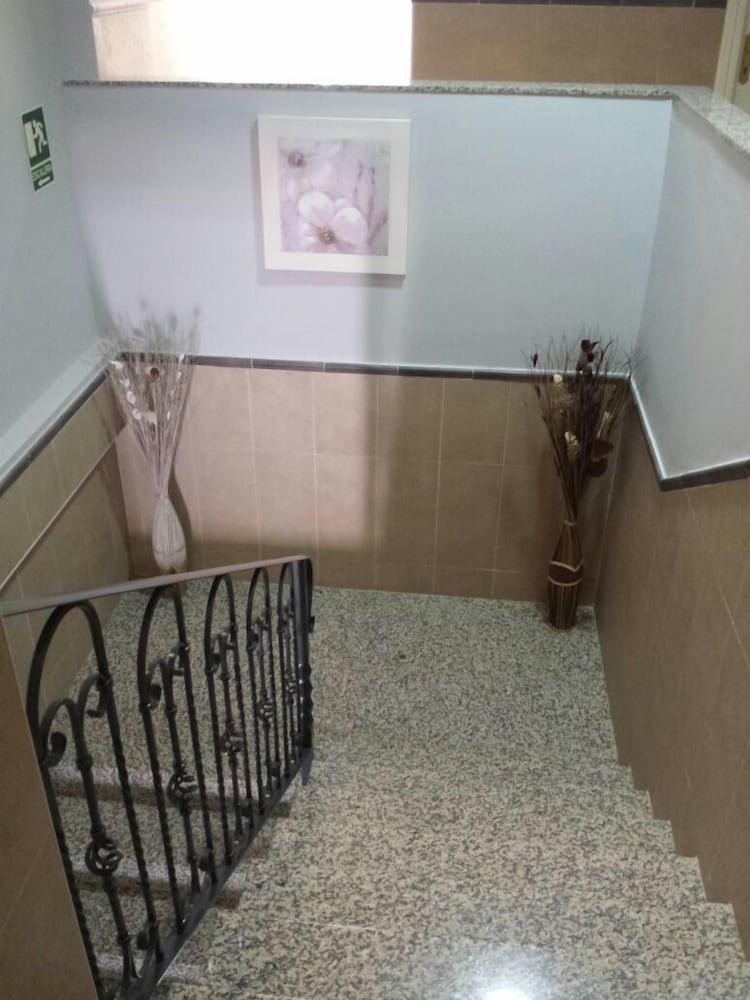 Hostal La Molina Эль-Чорро Экстерьер фото