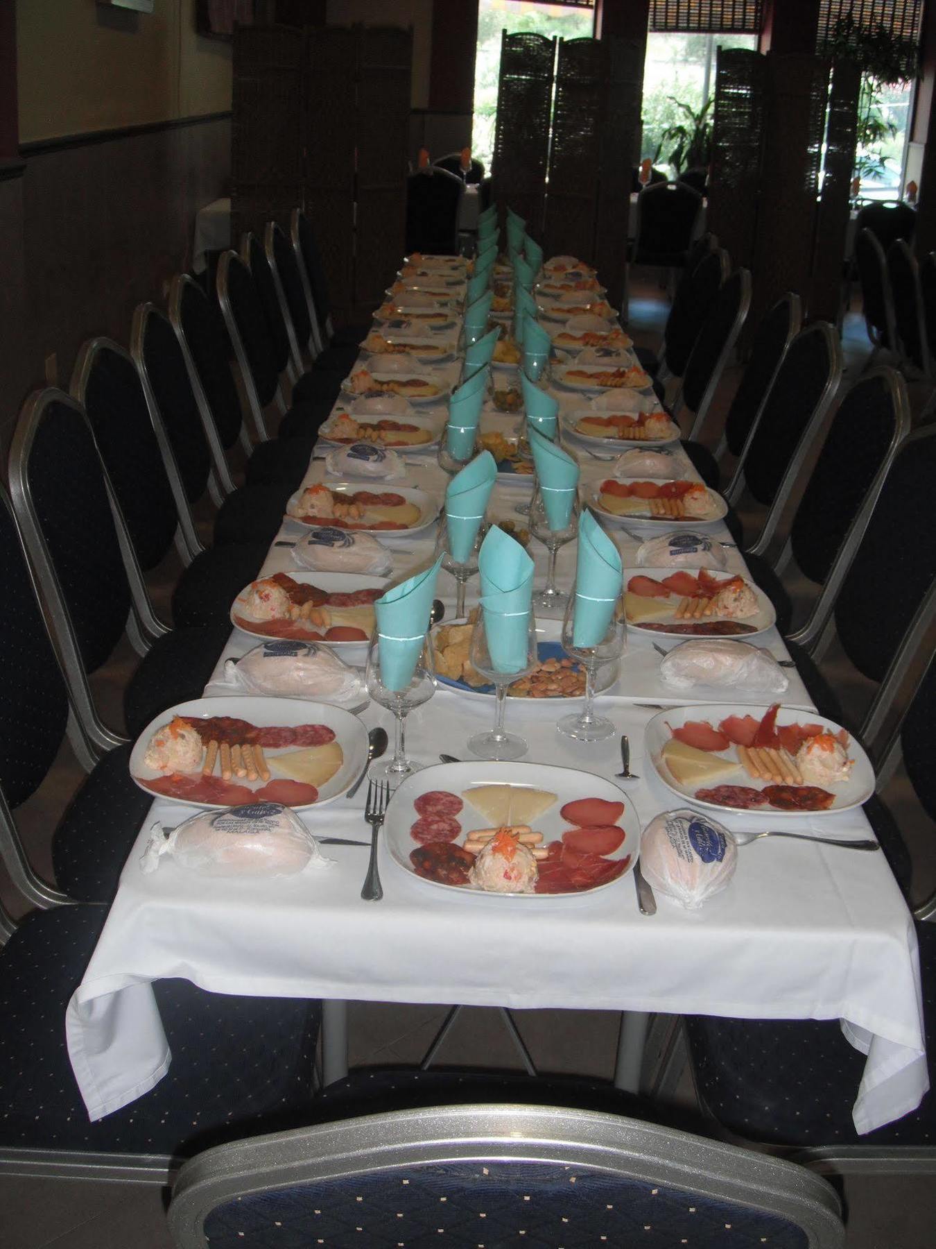 Hostal La Molina Эль-Чорро Экстерьер фото